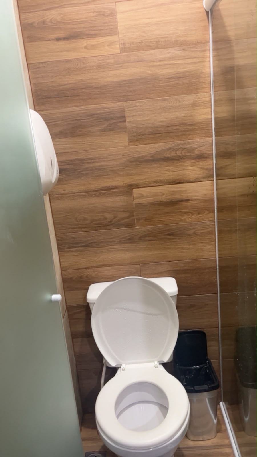 Ambiente interno da suíte climatizada